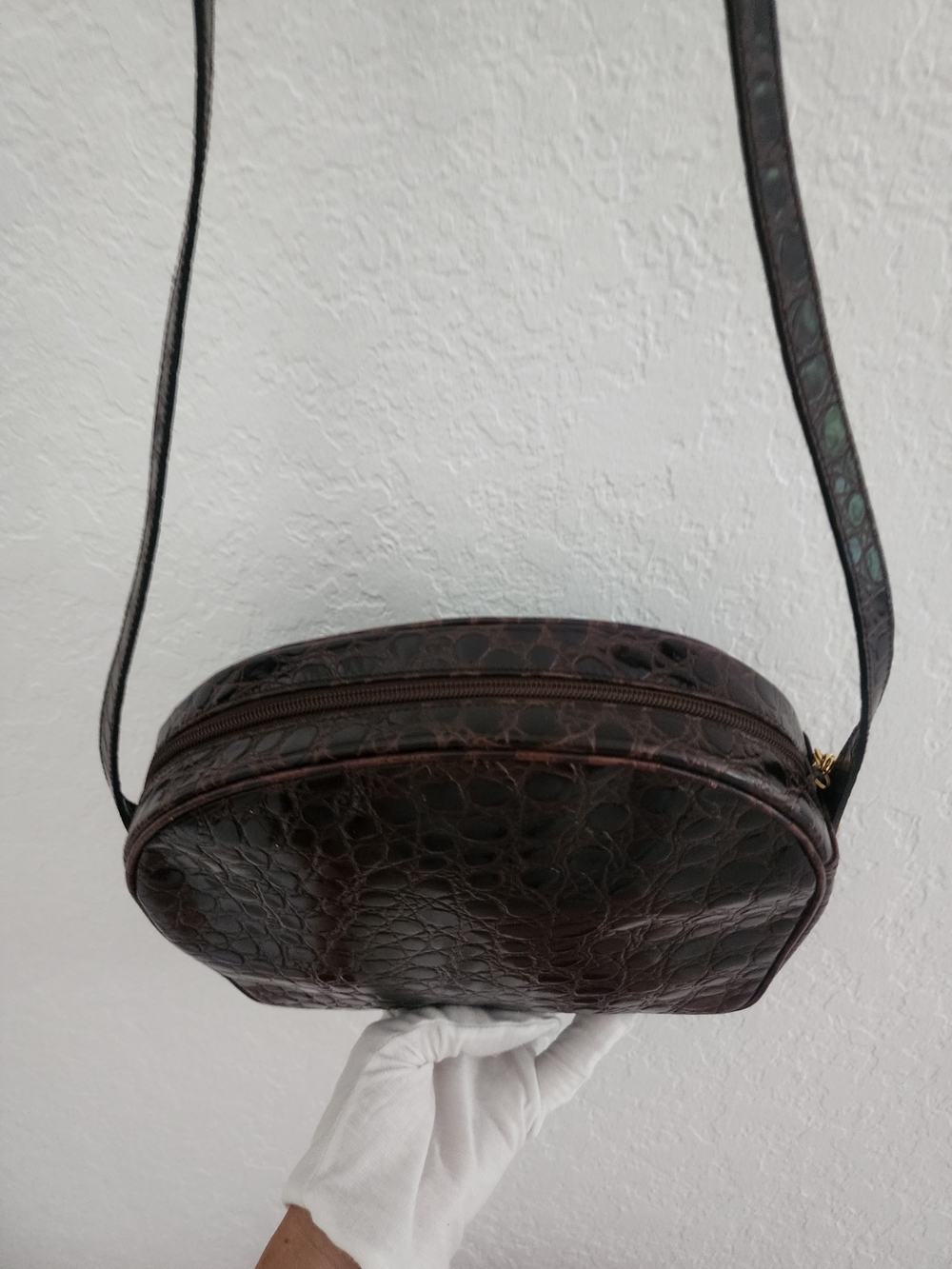 SALVATORE FERRAGAMO | Cross Body Leather Embossed Crocodile Bag - Picture 5 of 16